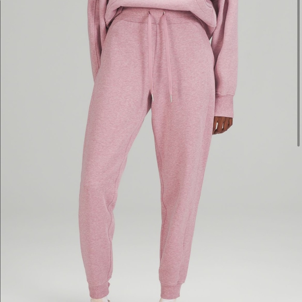 Lululemon Scuba joggers New with TAG!